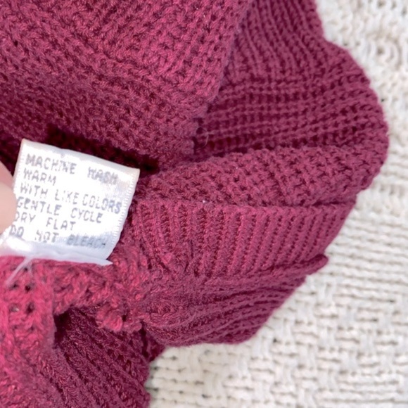 Vintage burgundy knit sweater cardigan size medium - Picture 5 of 6